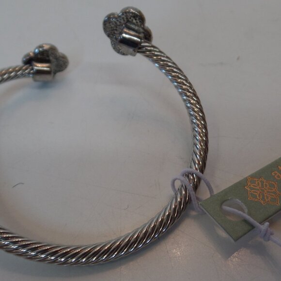 Atterri Silver Twisted Wire Bracelet W Alhambra Accents Mother of Pearl Gold NWT - Picture 4 of 8